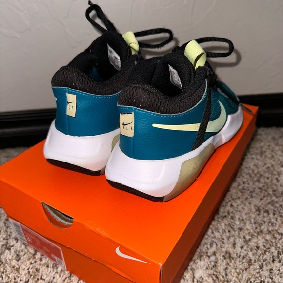 Nike Air Zoom Crossover (GS) Youth Size 3.5 Bright Spruce/ Barley Volt - Picture 4 of 11